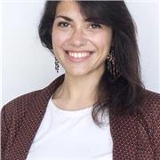 Laureata in lingua inglese e tedesca a Vimodrone